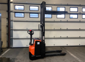 Stapelaar BT SWE200D